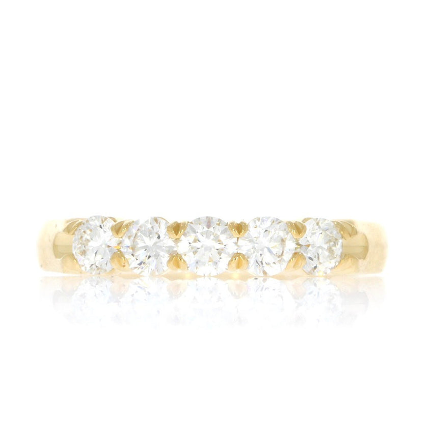 18K Yellow Gold Ring With 5 Diamonds in a Shared Prong Setting