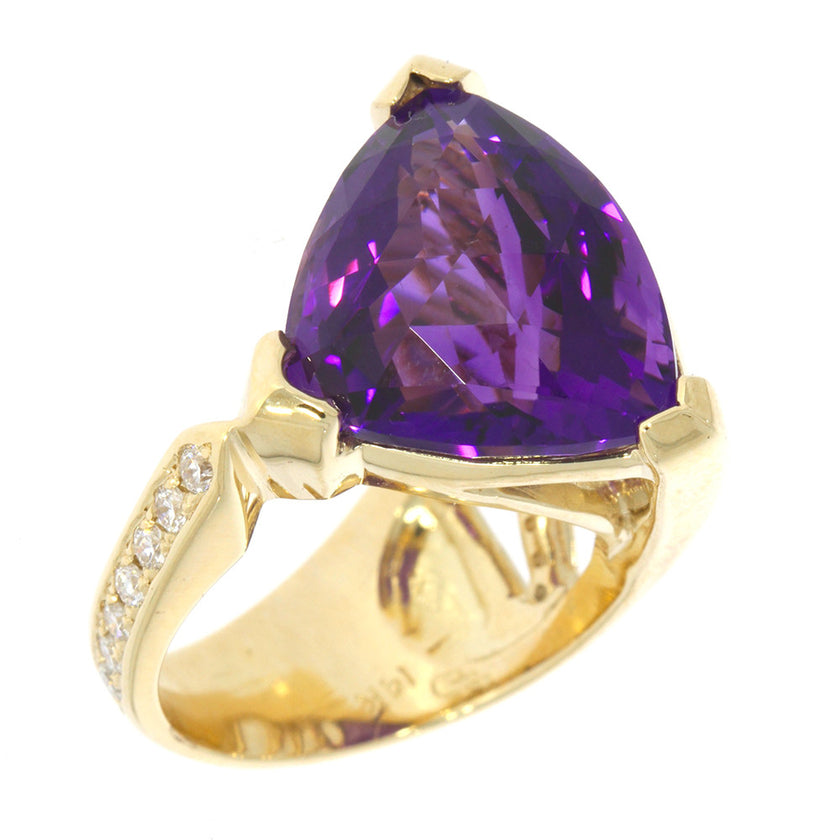 14 Karat Yellow Gold and Triangle Amethyst and Diamond Ring