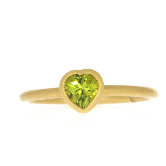 18K Yellow Gold and Bezel Set Heart Shaped Peridot Yumdrop Ring