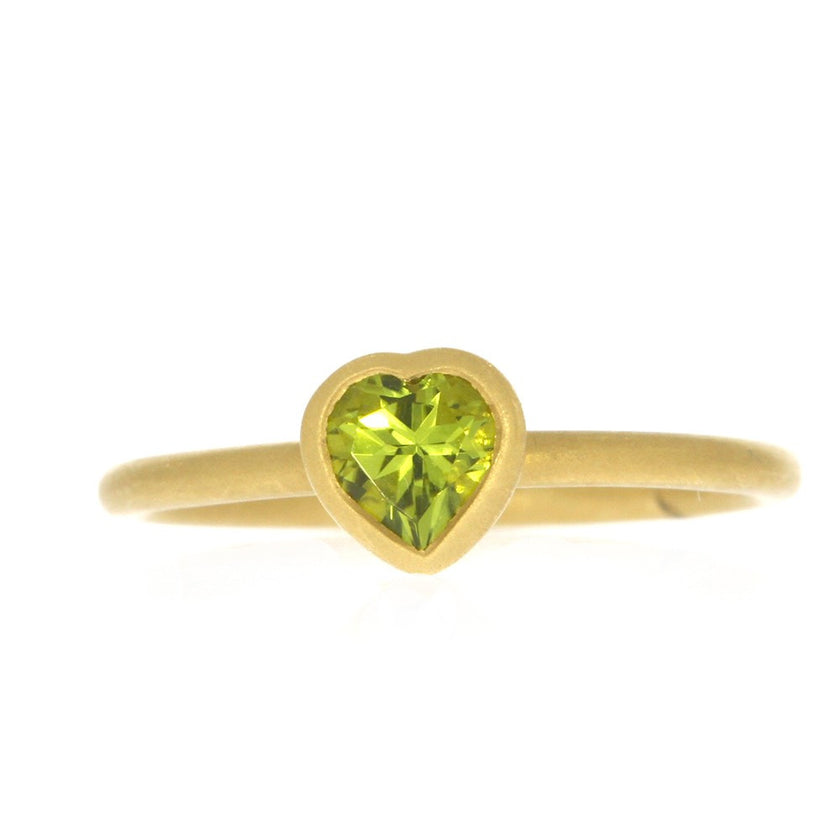 18K Yellow Gold and Bezel Set Heart Shaped Peridot Yumdrop Ring