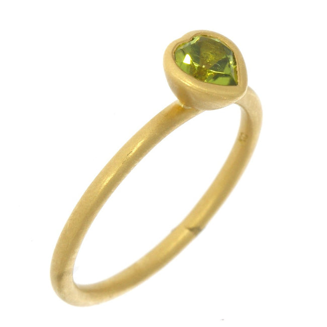 18K Yellow Gold and Bezel Set Heart Shaped Peridot Yumdrop Ring